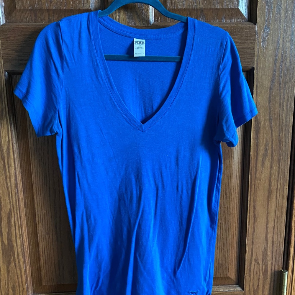 Victoria’s Secret PINK V-neck Tshirt